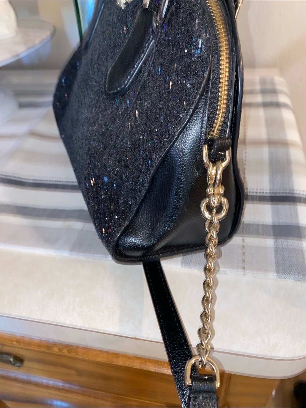 Kate Spade 
Black Mini Reiley Laurel Way Purse- Glitter Mini
New without tags - Picture 3 of 14